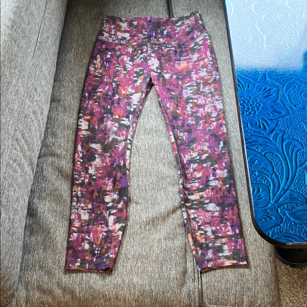 Lululemon Wunder Train High-Rise Tight 25"
Cinder Flash Multi